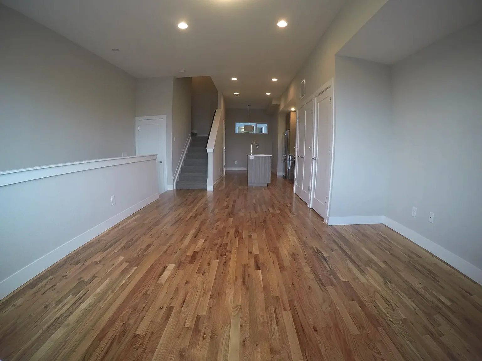 2 bed, 2.5 bath, 1425 sqft, $3,300 — Photo 2