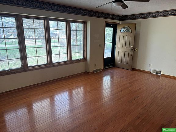 3rd image of 321 S 8th St