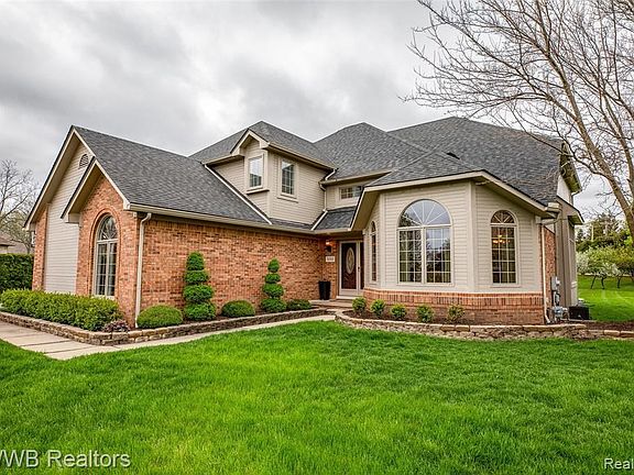 2nd image of 693 Amberwood Ct