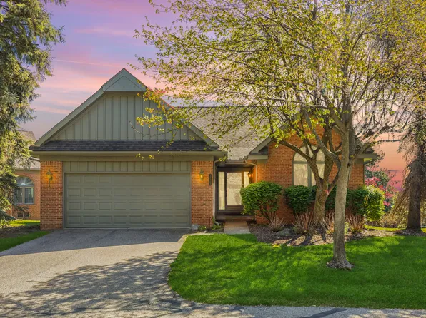 37743 Avon Ln, Farmington, MI 48331