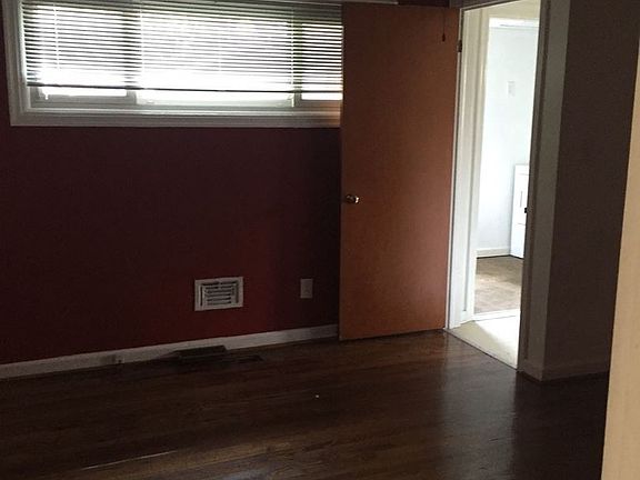 5th image of 55 Warren Dr