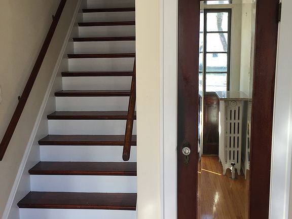 3rd image of 220 Euclid Ave