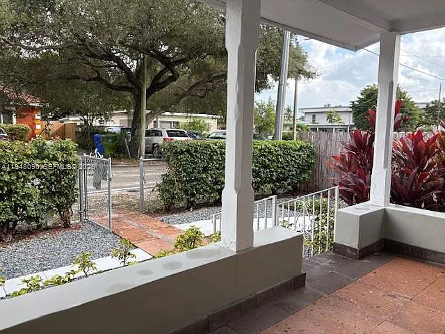 752 NW 24th Ct #1 — Photo 2