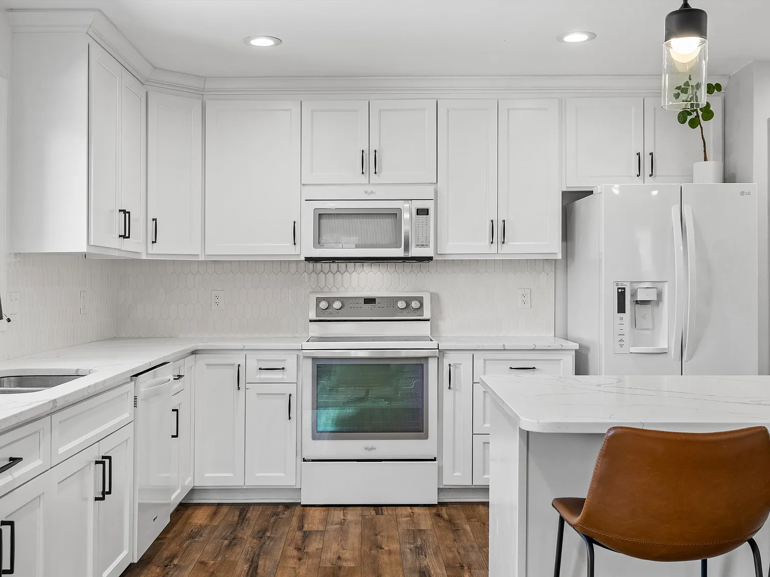 3 bed, 1718 sqft, $2,800 — Photo 2