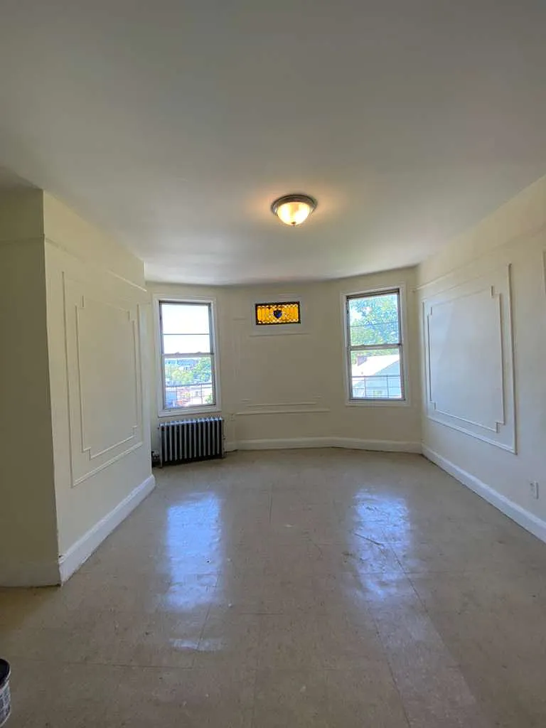 Building Photo - 121 Yonkers Ave #4