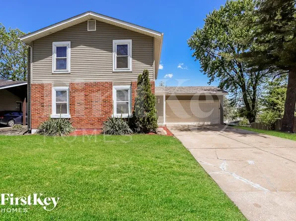 8 Four Winds Dr, Saint Peters, MO 63376