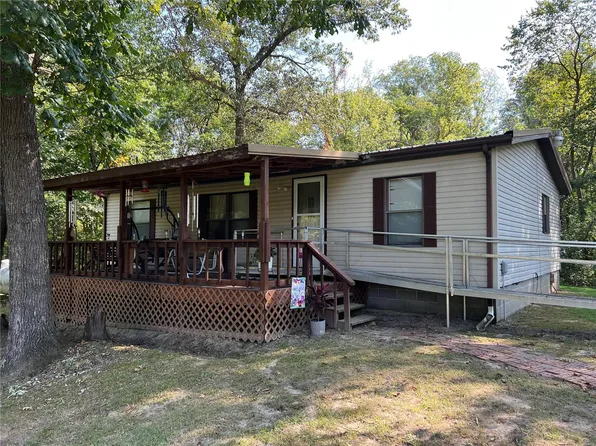 966 N 100th St, Mulberry Grove, IL 62262