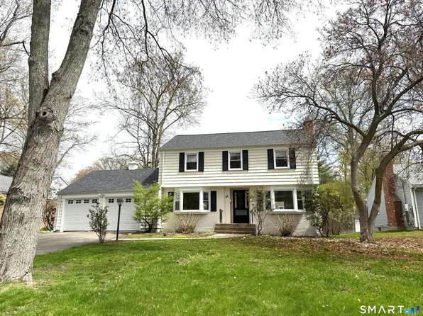 28 Miamis Rd, West Hartford, CT 06117