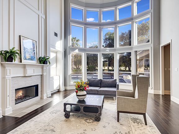 4th image of 3815 Trevino Dr