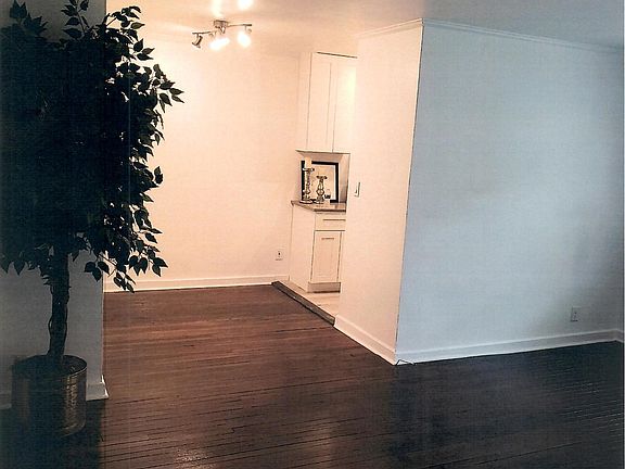 3rd image of 22nd Ave #2