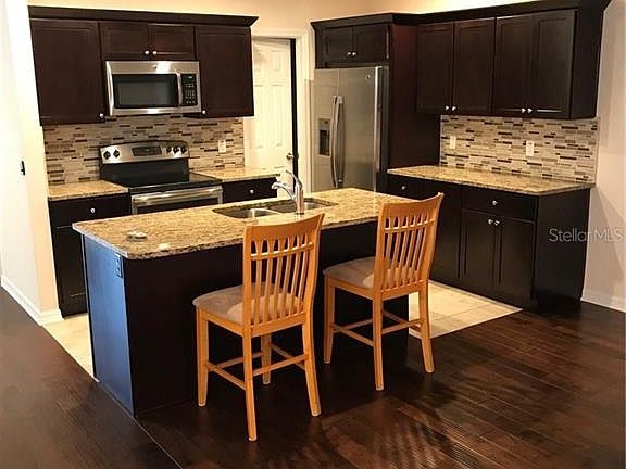 2nd image of 963 Celtic Cir