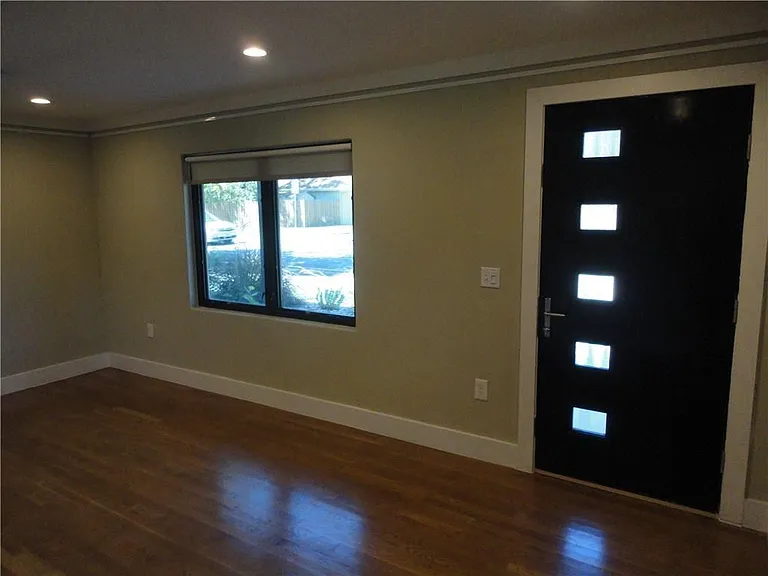 3311 Speedway #B — Photo 10
