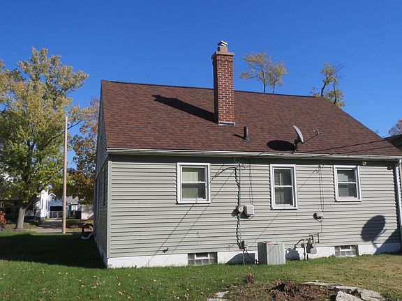 3rd image of 2033 Berkley Pl
