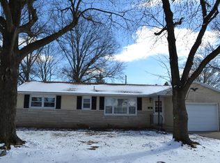 7 Redwood Dr, Centralia, IL 62801