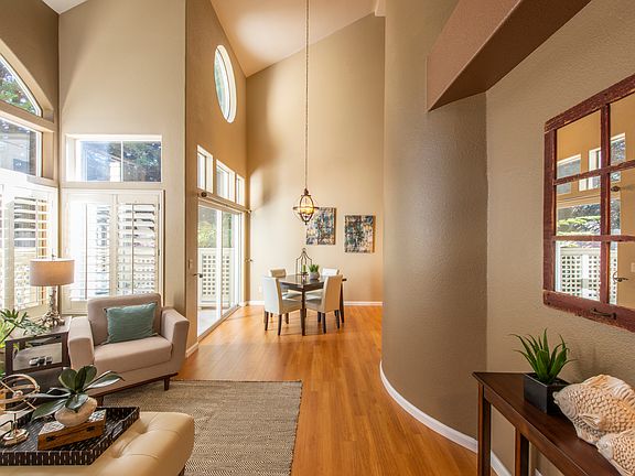 3rd image of 42 Erin Ln