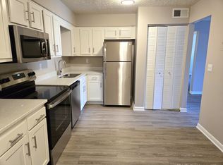 101 Saint Francis Ct APT 12, Louisville, KY 40205