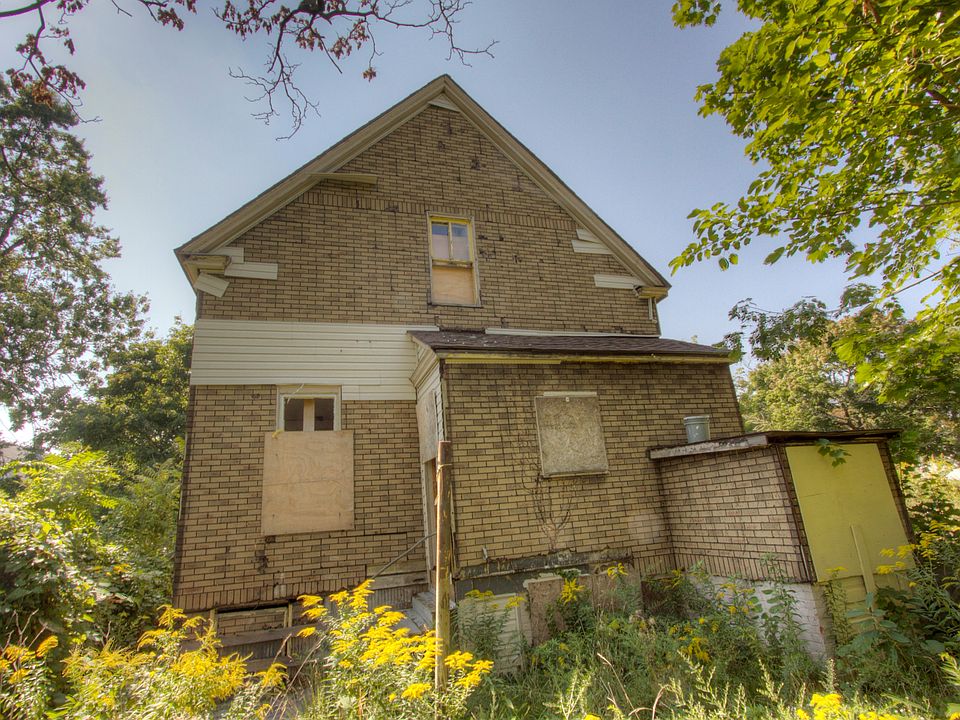 2nd image of 4042 Townsend St