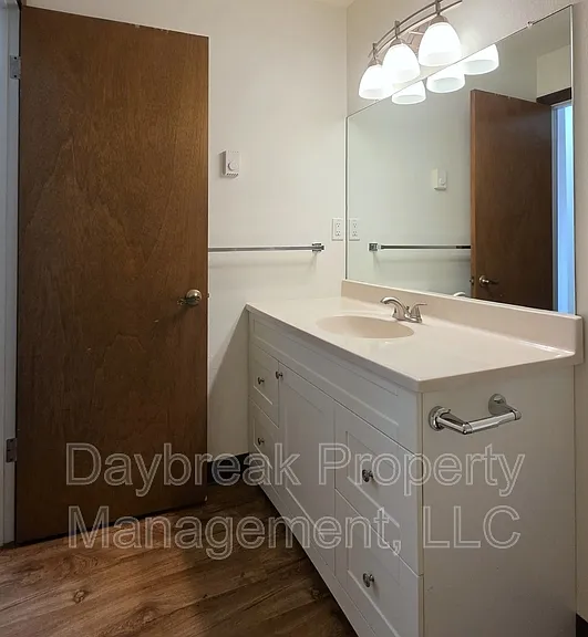 41 8th Ave N #15 — Photo 12
