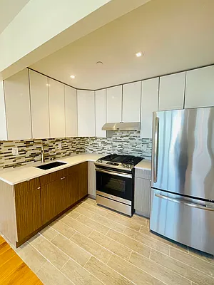 Rented by E Realty International Corp | media 9