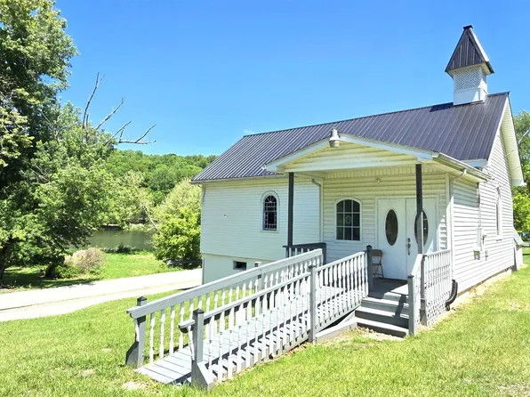 1560 Julia Simpkins Rd, Hiwassee, VA 24347