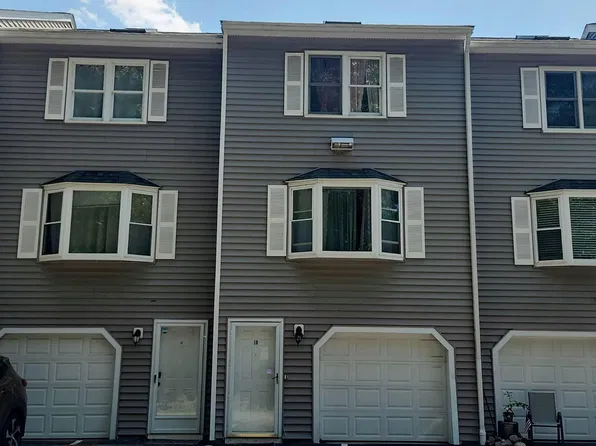 85 Tennis Plaza Rd Unit 10, Dracut, MA 01826