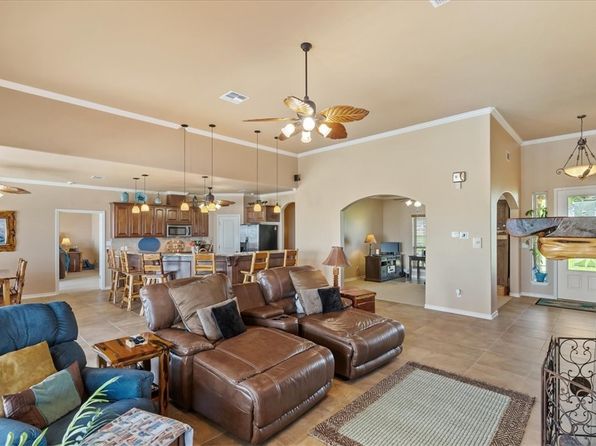 9129 County Road 2226, Taft, TX 78390