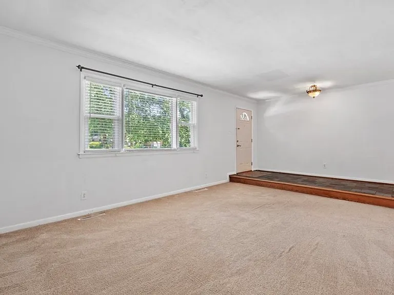 2348 Great Neck Cir — Photo 5