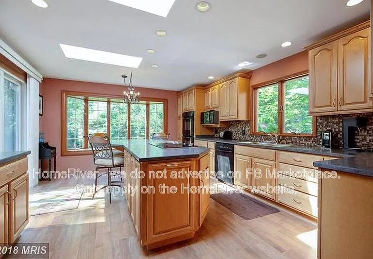 4417 Neptune Dr — Photo 9