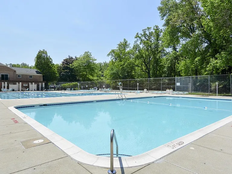 10618 Kenilworth Ave #203 — Photo 8