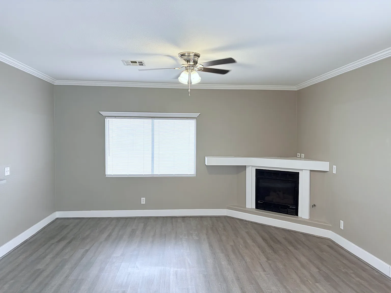 2 bed, 2.0 bath, 1259 sqft, $1,600 — Photo 3