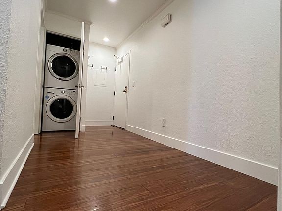 Entryway - plenty of room for shoes and coats