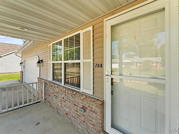 5th image of 708 S Library St