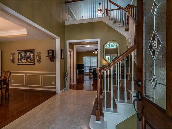 4th image of 2420 Sawgrass Ct
