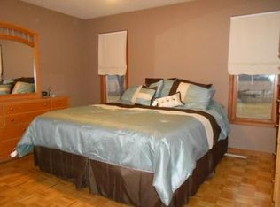 10347 Sunview Dr, Osceola, IN 46561