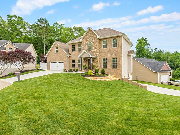 3rd image of 7608 Redwood Burl Ln