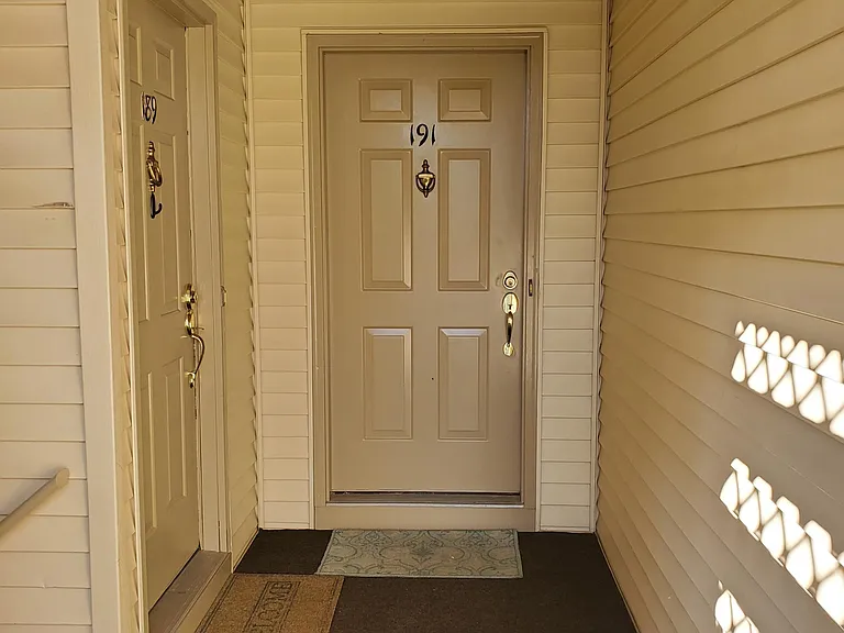 191 Jamestown Rd — Photo 3