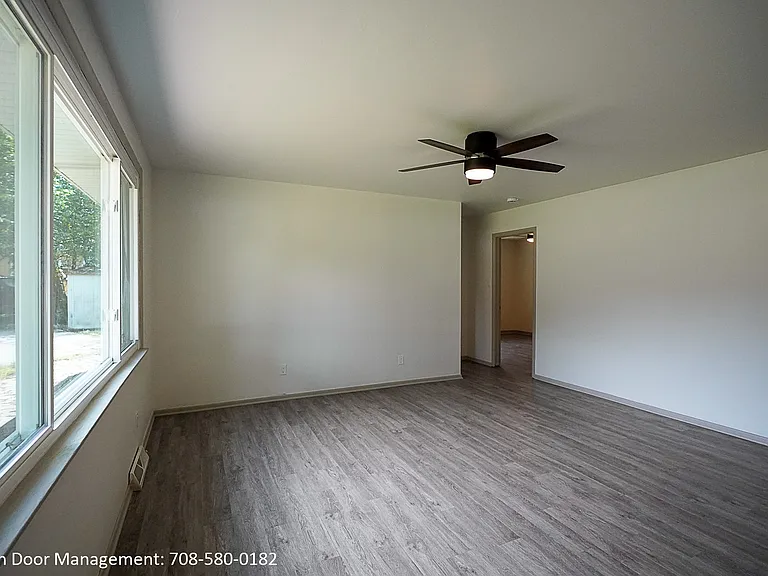1703 Pinewood Ln #1703 — Photo 9