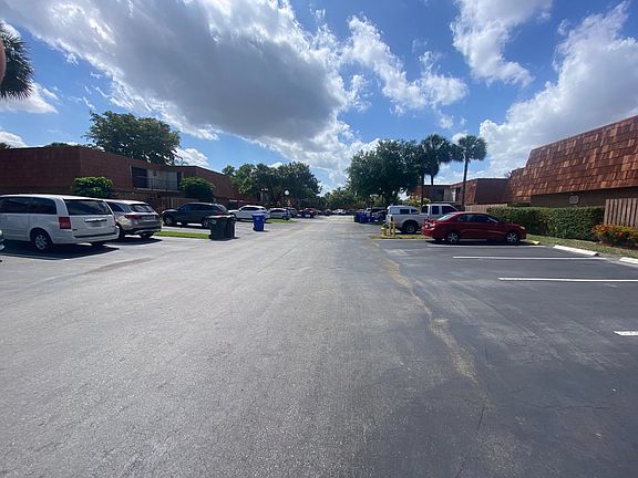 5th image of 8244 S Coral Cir