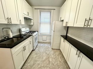 34-42 28th St #2Q, Astoria, NY 11106