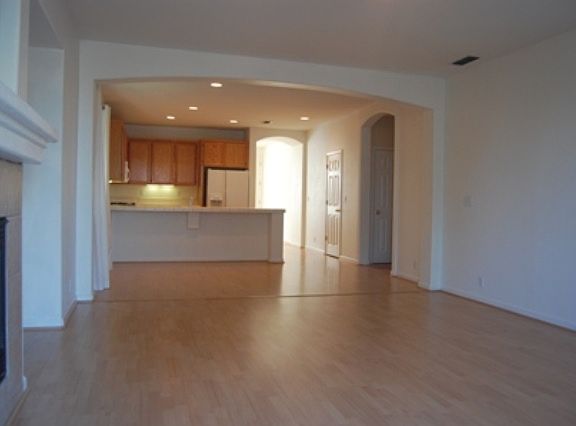 4th image of 2345 Canary Dr