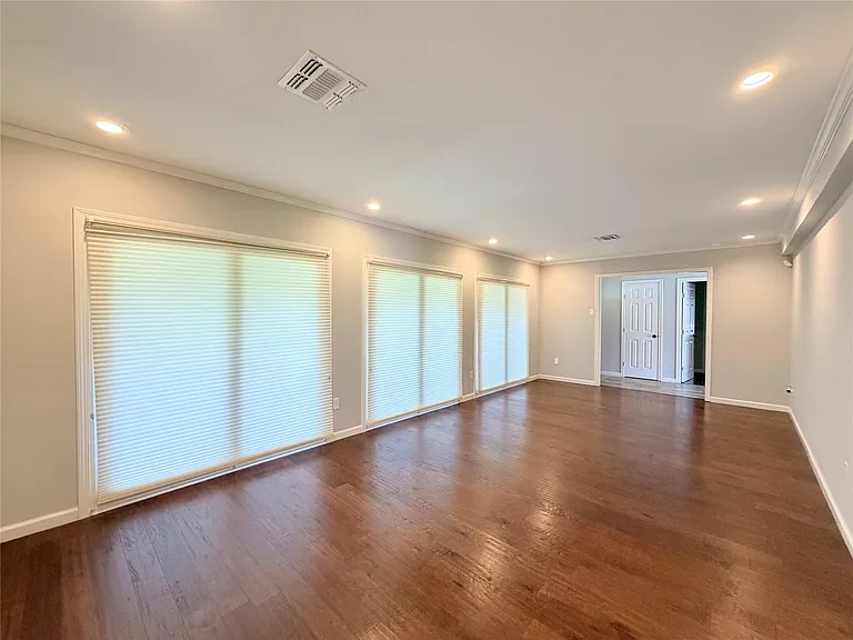 5019 Yarwell Dr — Photo 6