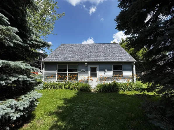 826 Lakeview AVENUE, South Milwaukee, WI 53172