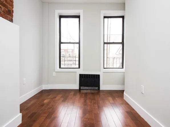 637 Willoughby Avenue image 5 of 9