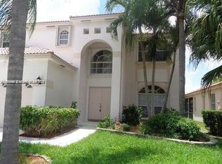 3013 Woodlands Dr, Pompano Beach, FL 33063