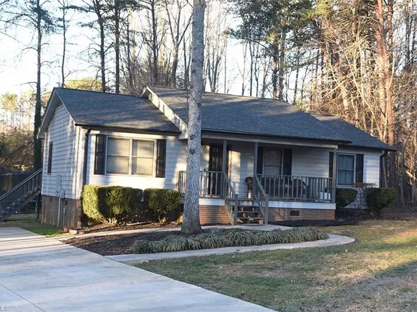 2815 Pine Ct, Asheboro, NC 27205