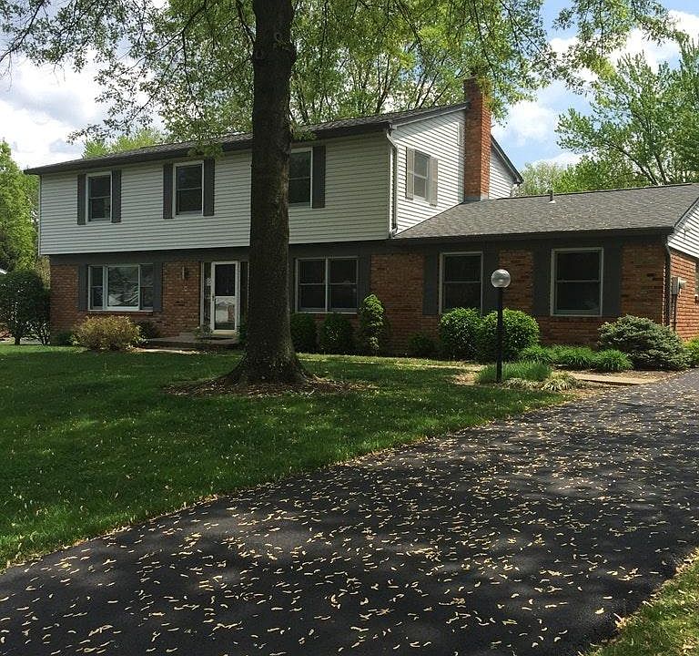 1st image of 8894 Castleford Ln