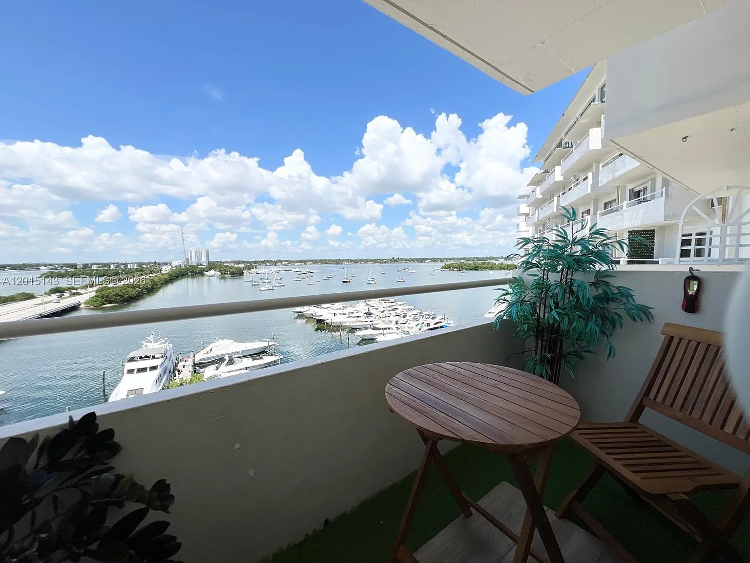 Bayshore Yacht & Tennis C — Photo 4