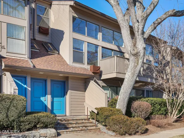 1465 E Putnam Ave APT 220, Greenwich, CT 06870