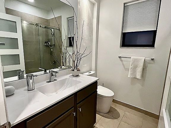 4th image of 1521 SW 28th St