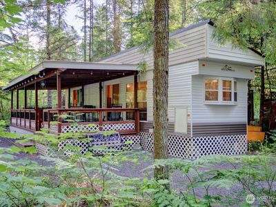 90 Christmas Tree Circle, Deming, WA, 98244